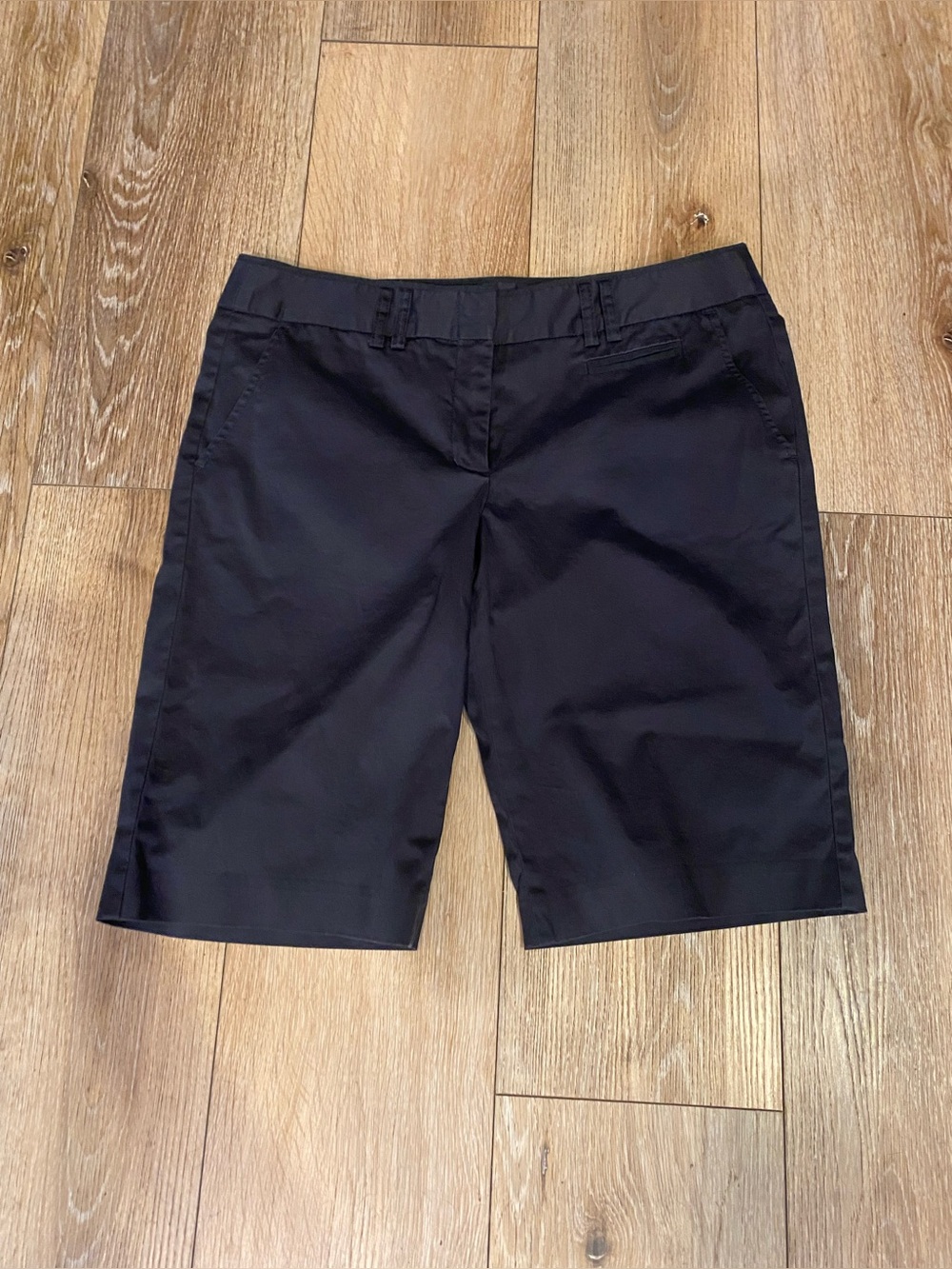 BCBGMaxAzria Black Cotton Sateen Bermuda Shorts Womens SZ 8 Trouser Style (Mina)